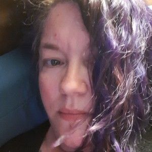 Meet your Posher, Lora